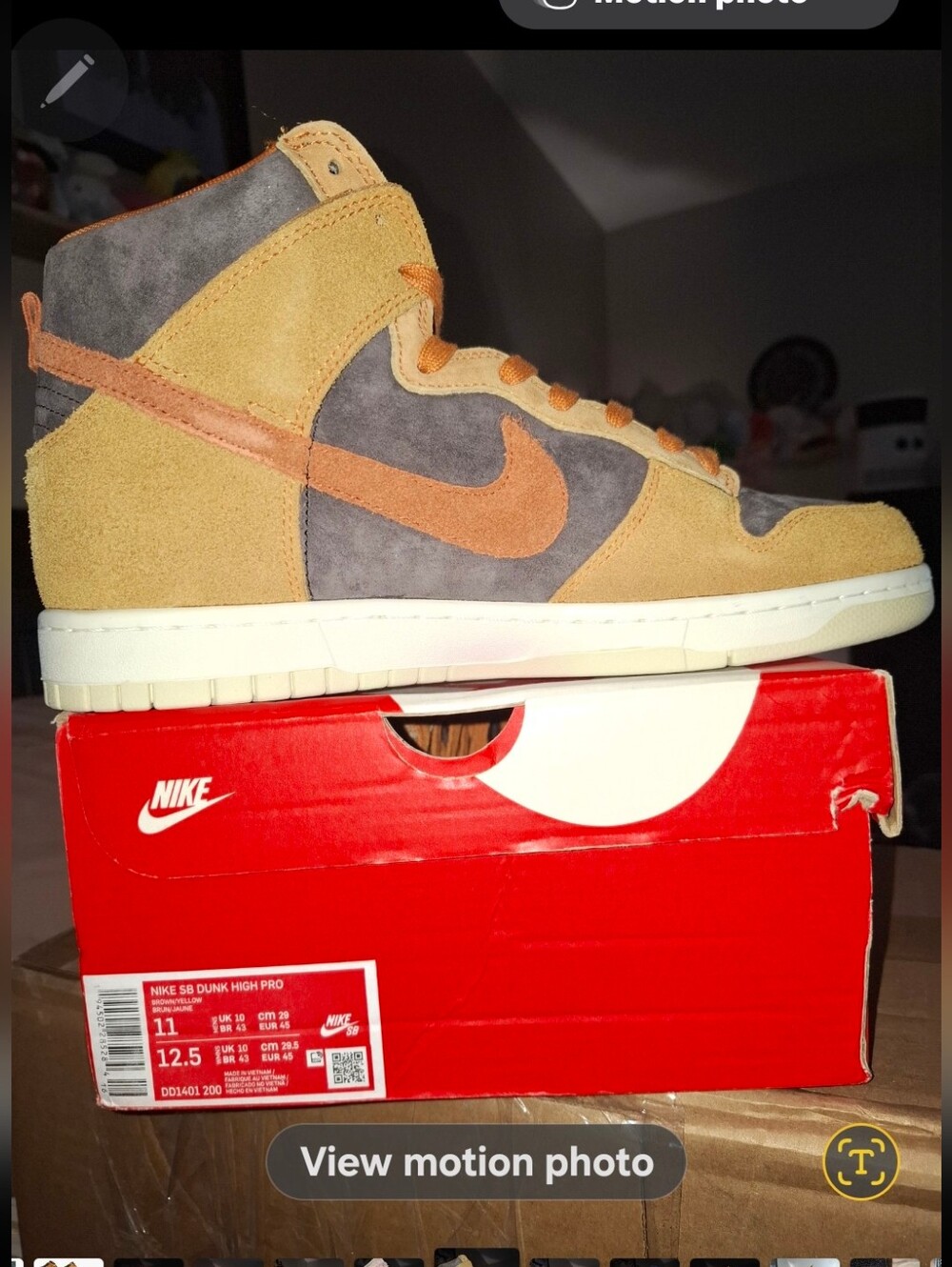 Nike Men’s Dunk High Suede in Tan & Gray W/ Orange Swoosh. New In Box. 11